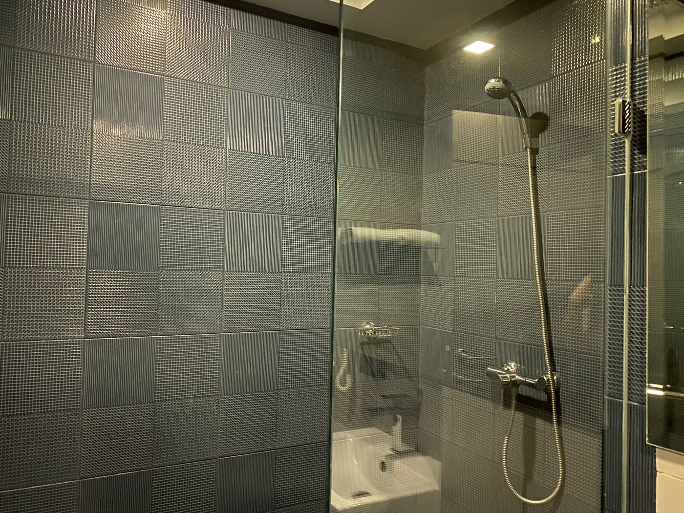 De-Prime-Rangnam-Hotel-Room-38