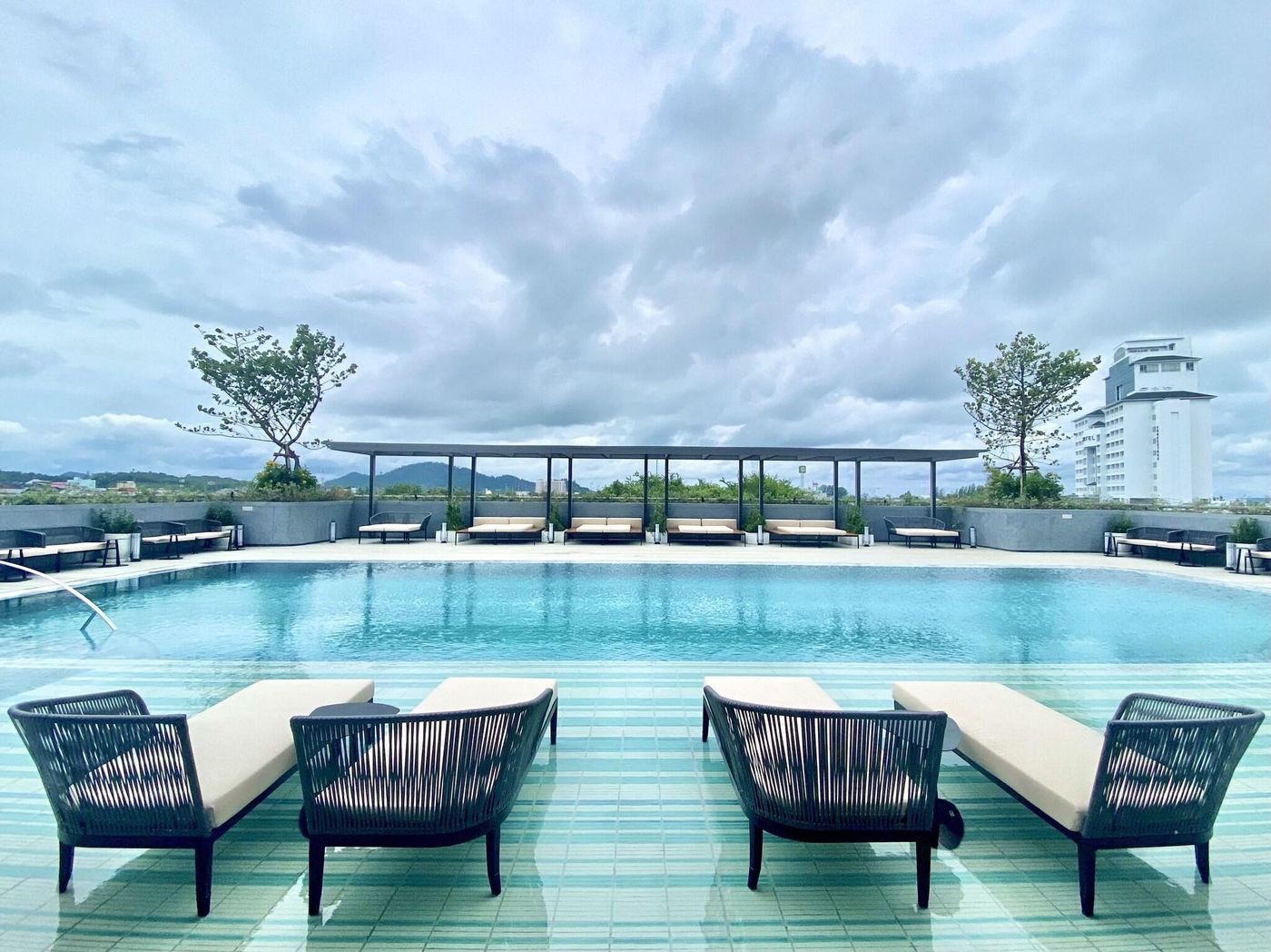 Metropole-Hotel-Phuket-Pool-1