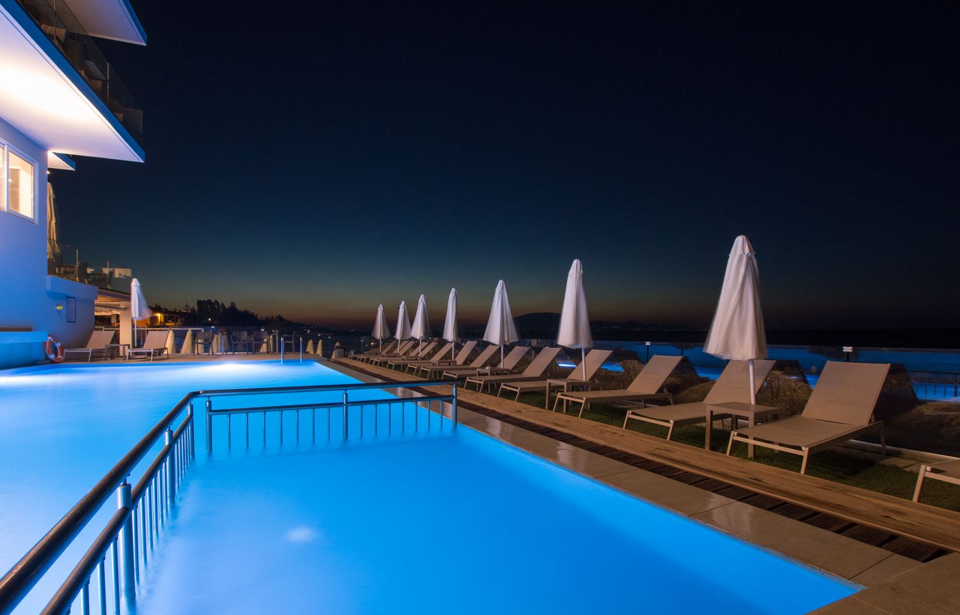 Golden-Coast-Resort---Spa-Pool-6