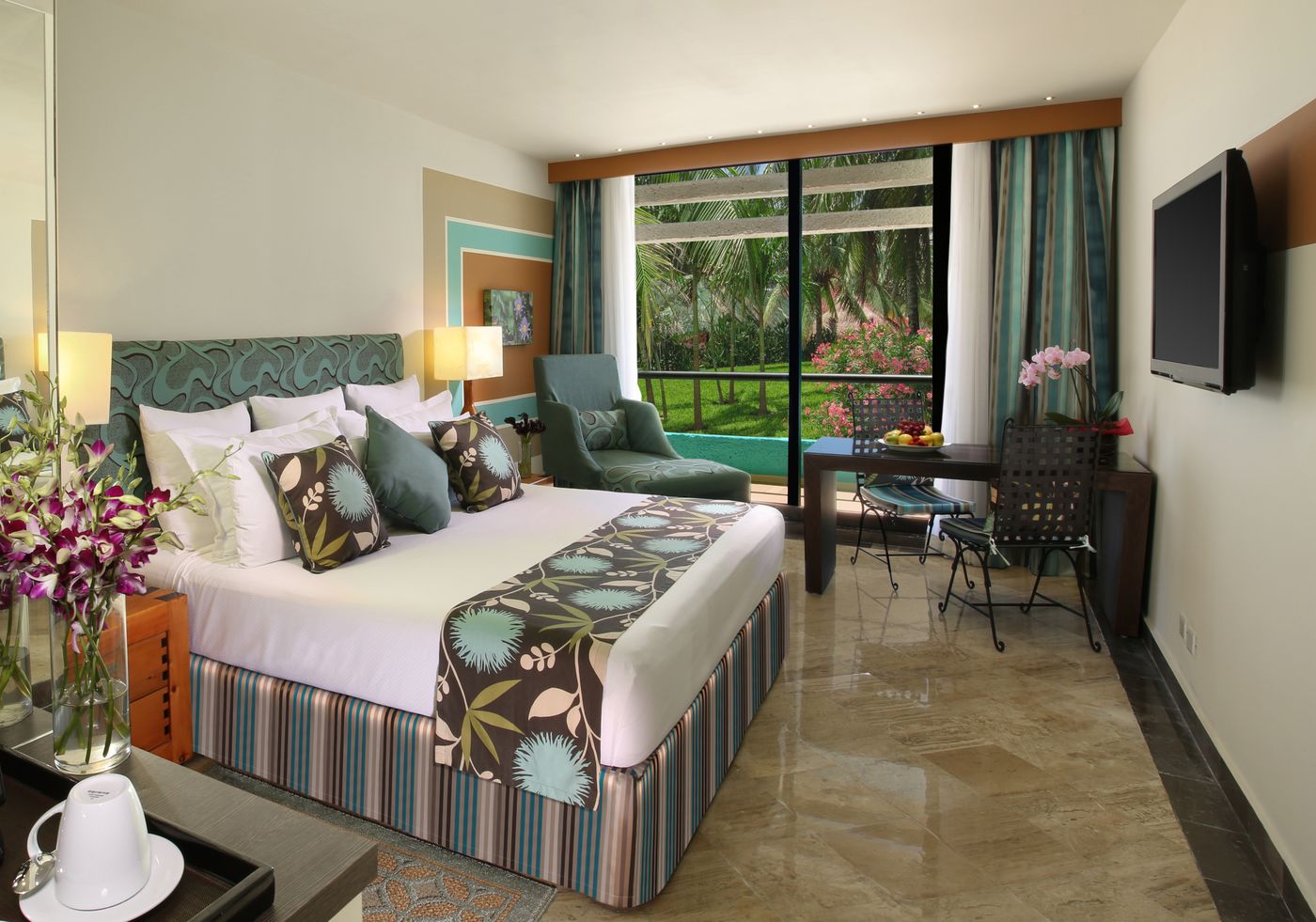 The-Pyramid-at-Grand-Oasis-Room-37