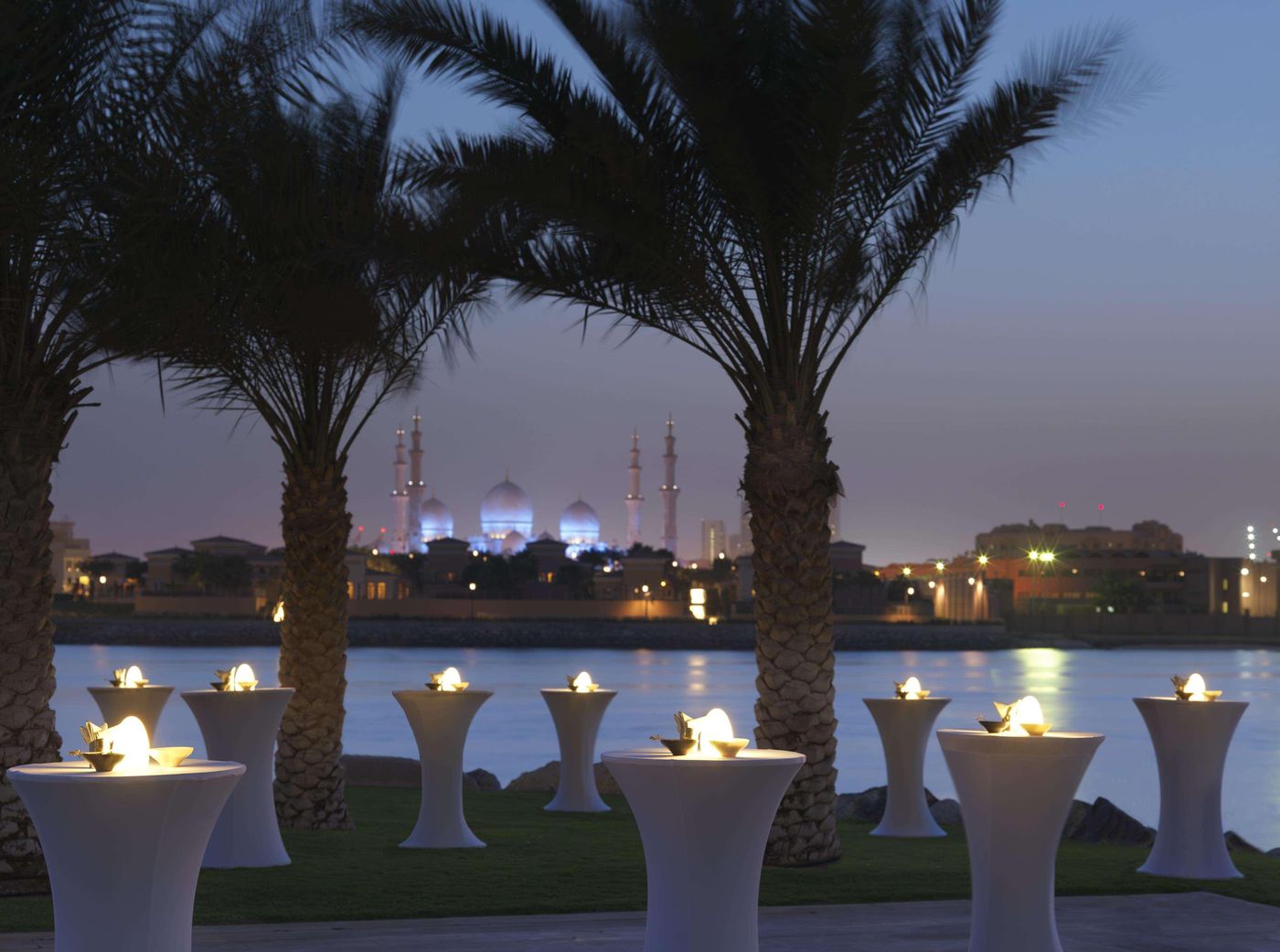 Fairmont-Bab-Al-Bahr-Bar-77