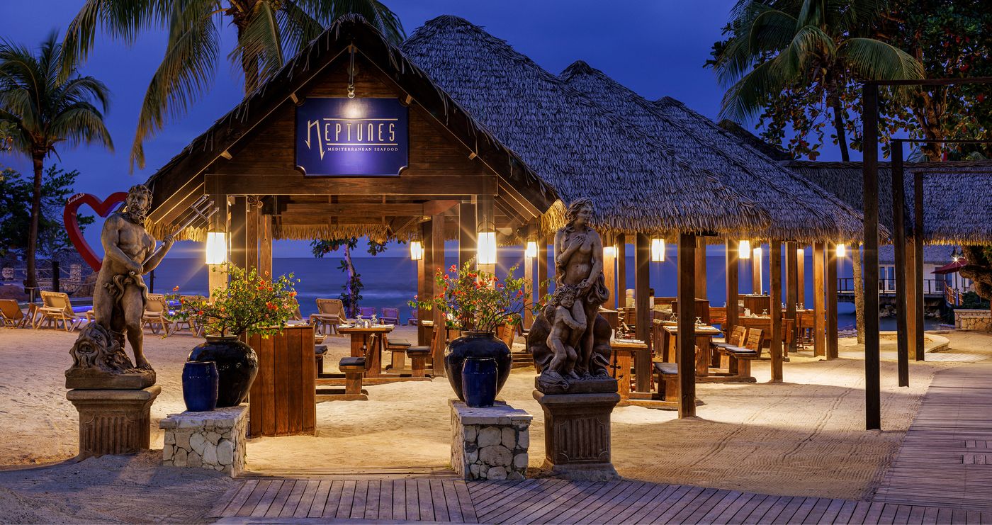 Sandals-Ochi-Beach-Resort-All-Inclusive-Adults-Only-Restaurant-22