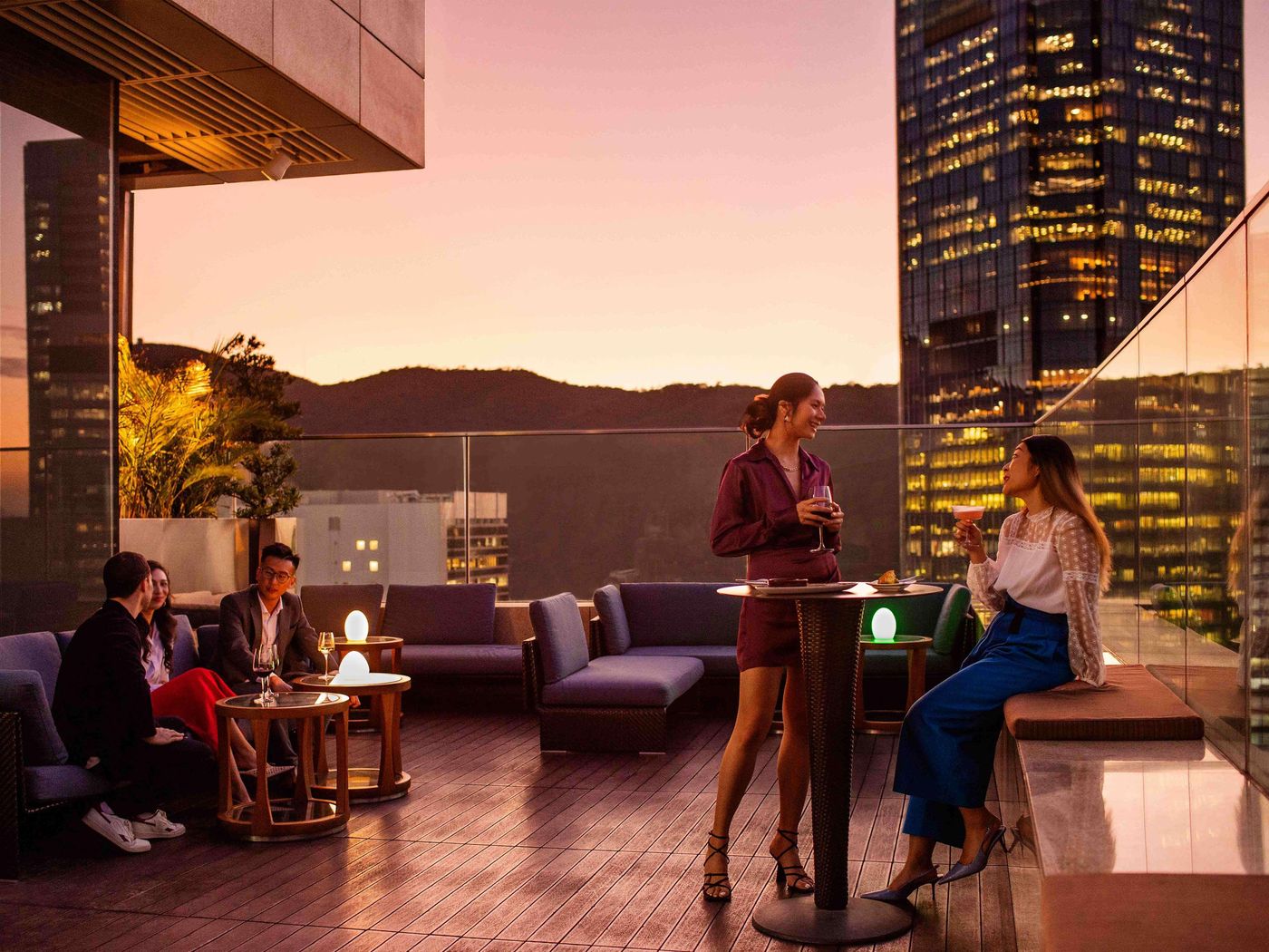 EAST-Hong-Kong-Bar-35