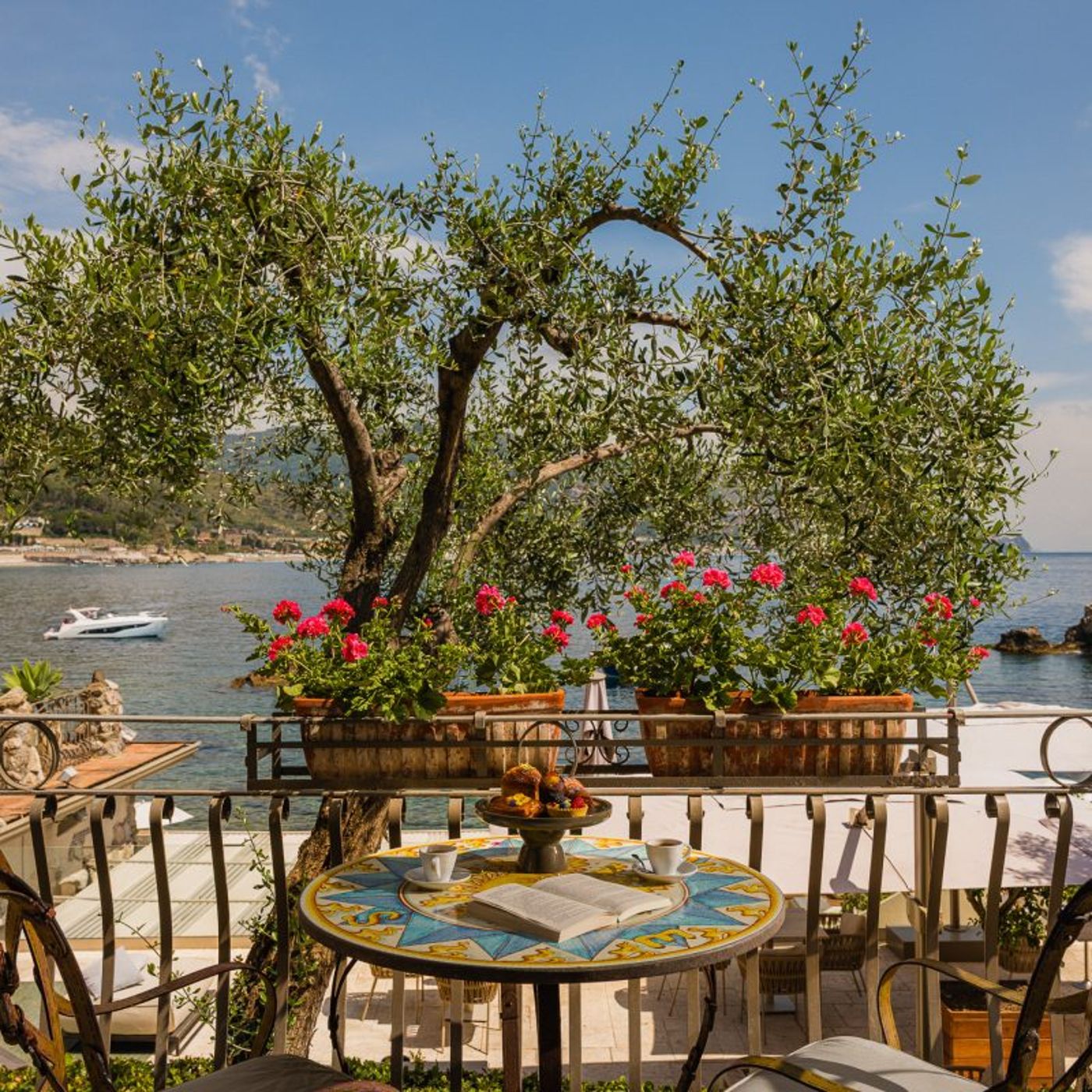 Grand-Hotel-Atlantis-Bay-Room-55