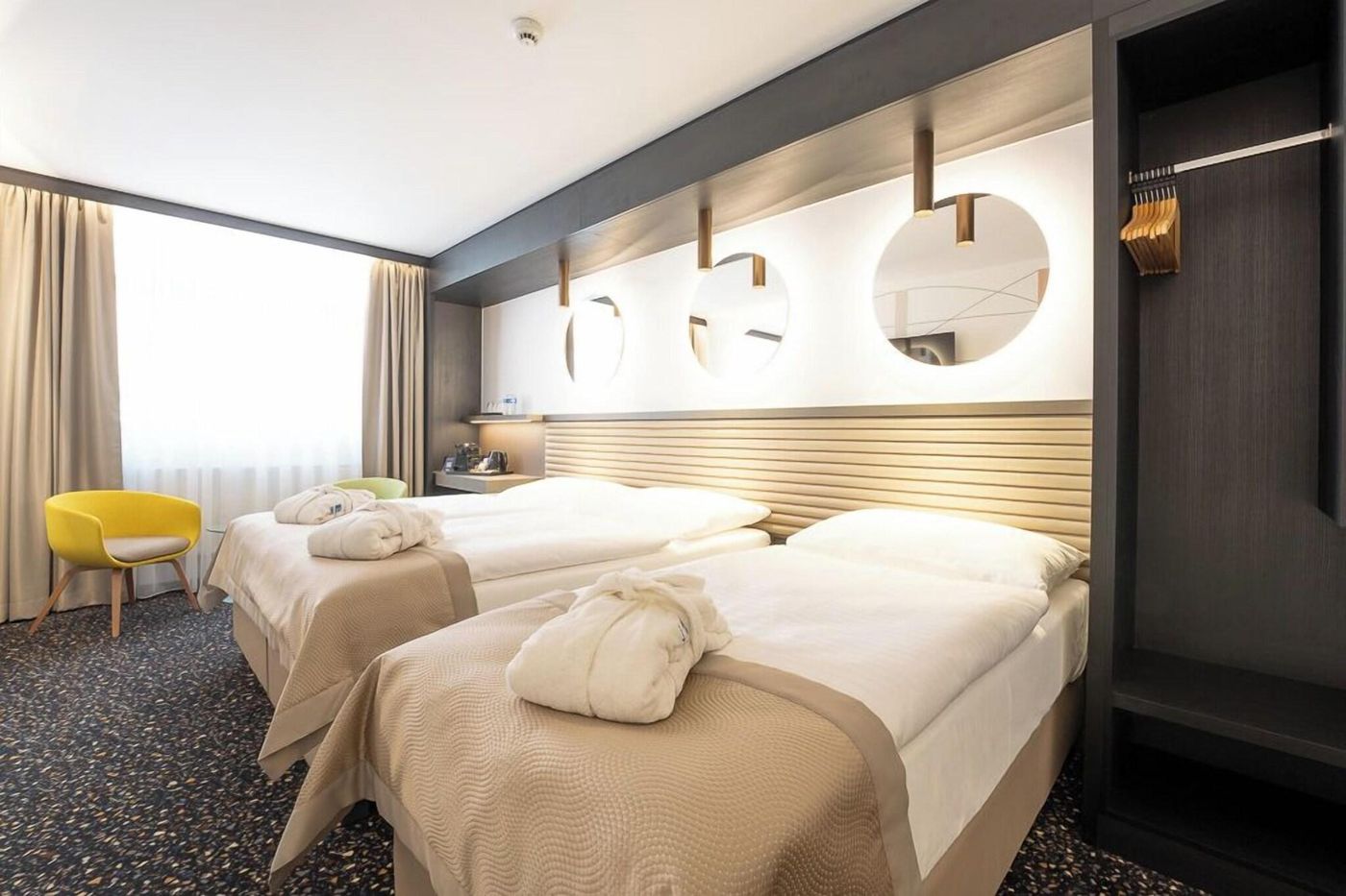 EA-Hotel-Embassy-Prague-Room-37