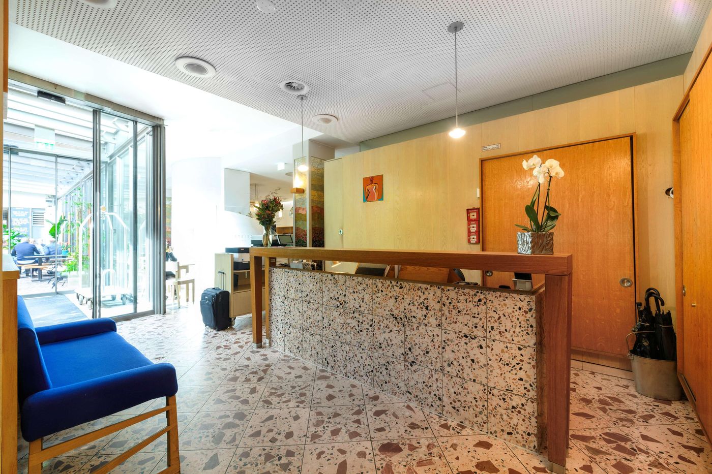 Hotel-Bleibtreu-Berlin-by-Golden-Tulip-Lobby-13