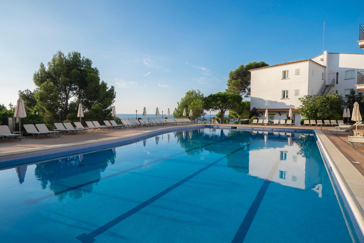 Park-Hotel-San-Jorge-Pool-1