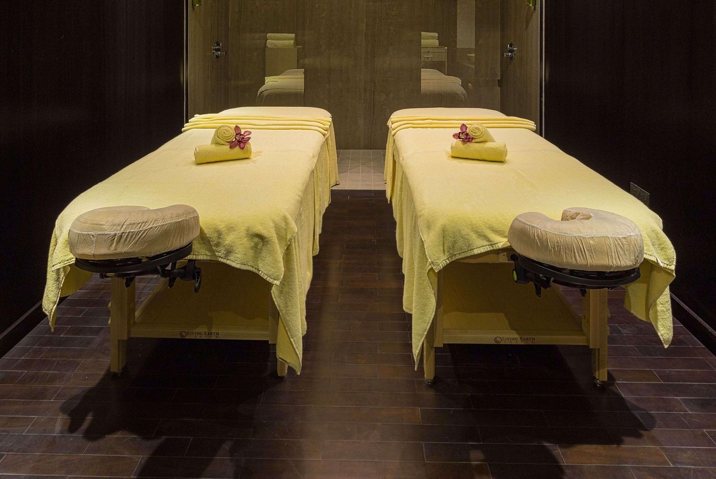 Wyndham-Dubai-Marina-Sports-and-Entertainment-59