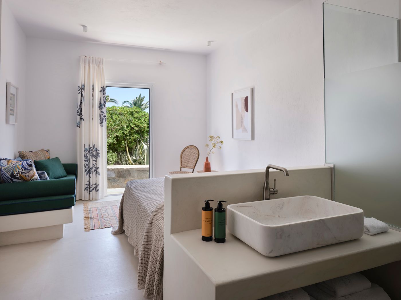 Myconian-Sunrise-Relais---Chateaux-Hotel-Room-18