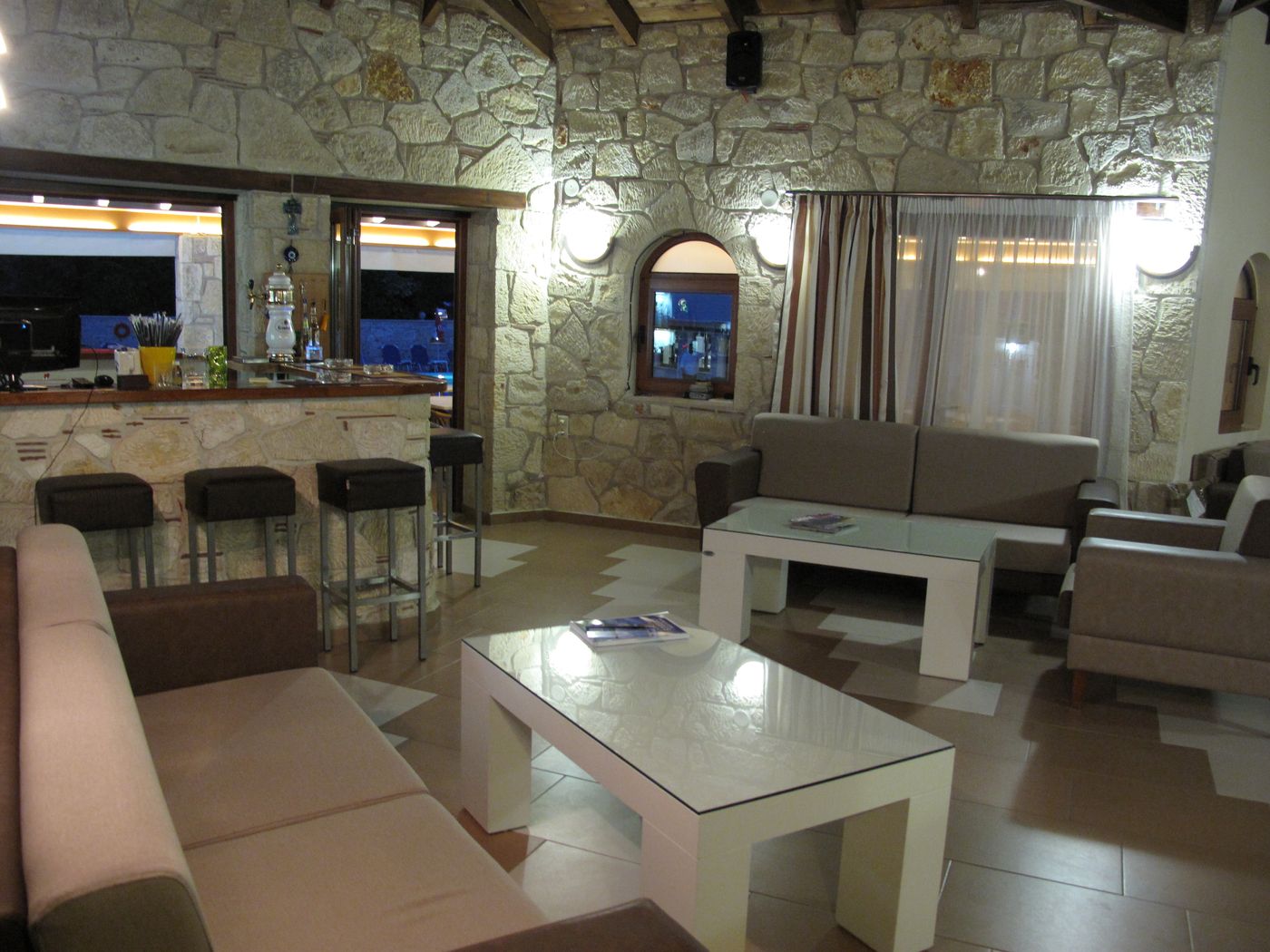 Royal-Hotel-Lobby-69