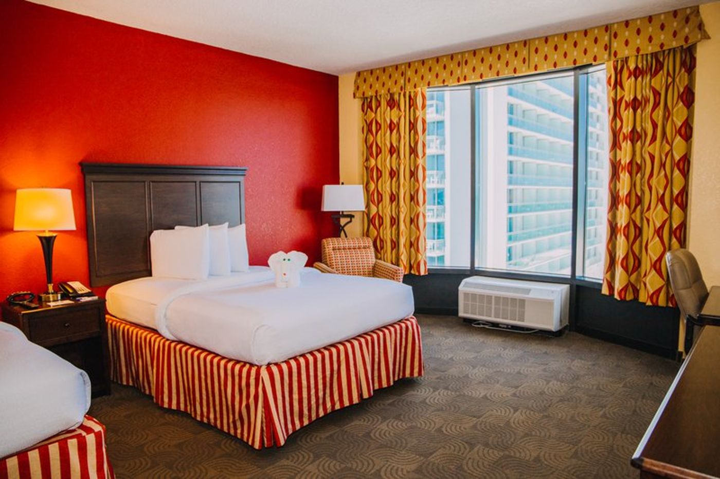 Pier House 60 Marina Hotel