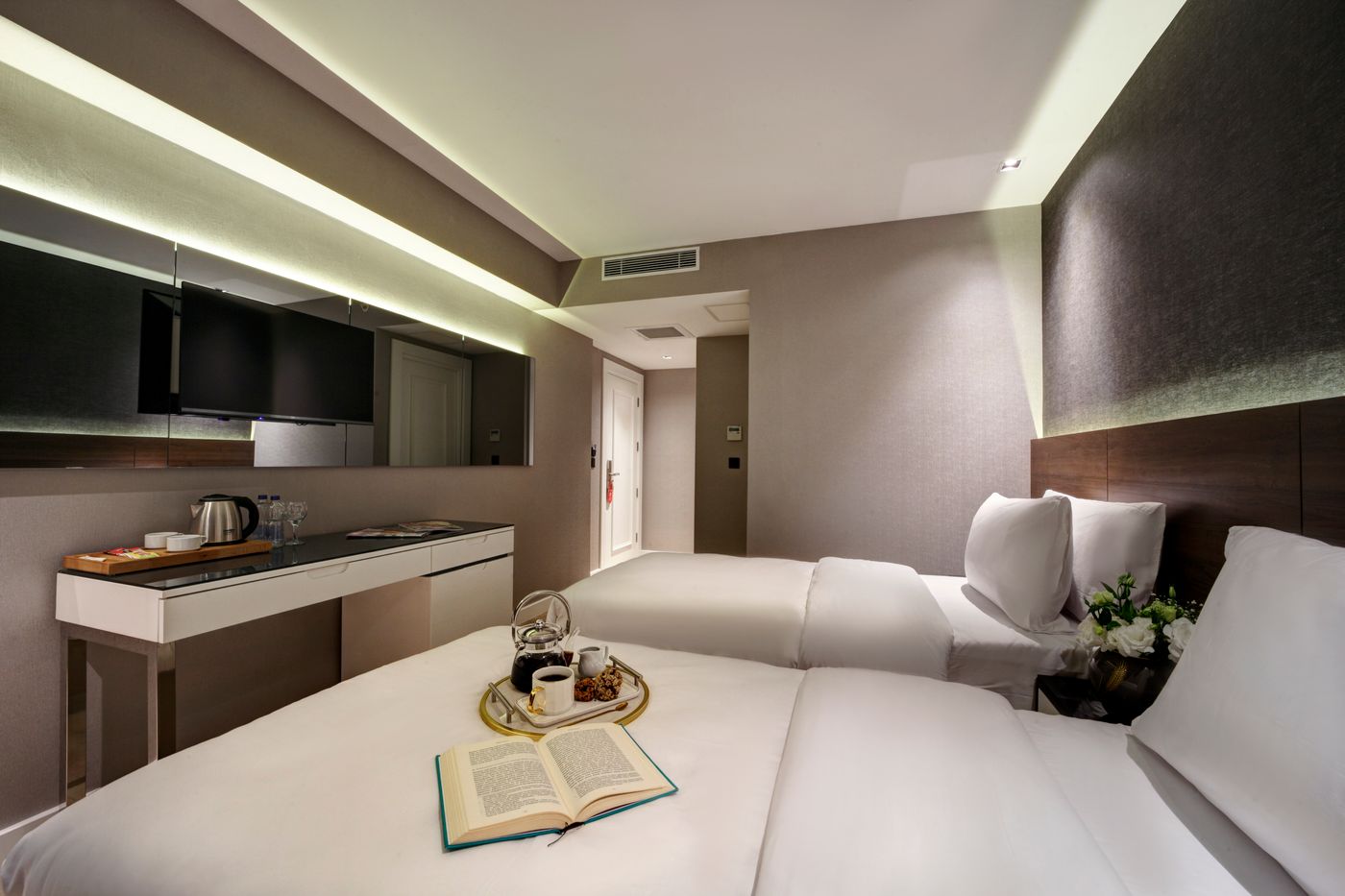 Dora-Pera-Hotel-Room-11