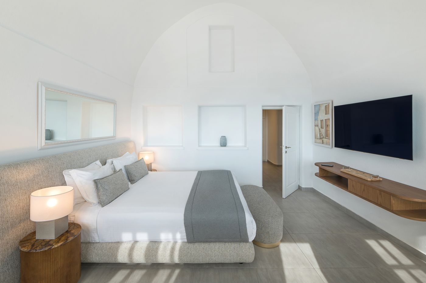 Aqua-Luxury-Suites-Room-27