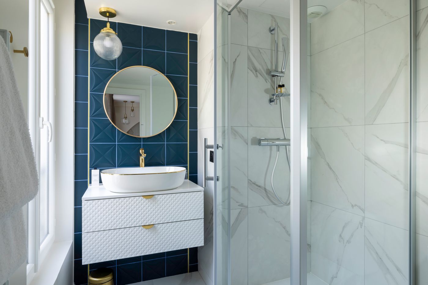 Hotel-Elysees-Bassano-Room-57