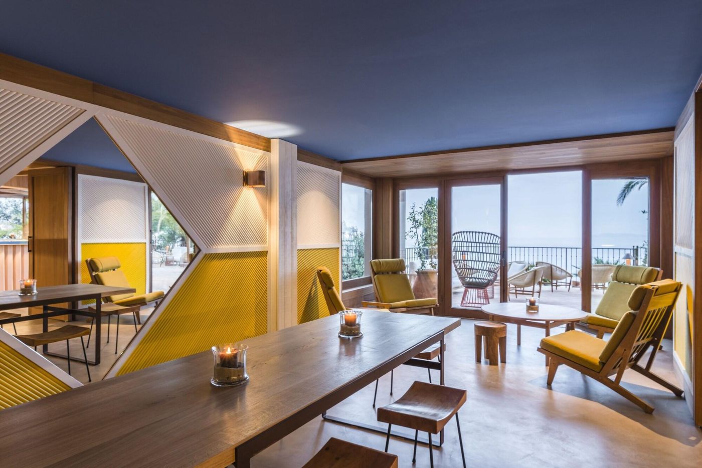 Hotel-Le-Bailli-de-Suffren-Lobby-45