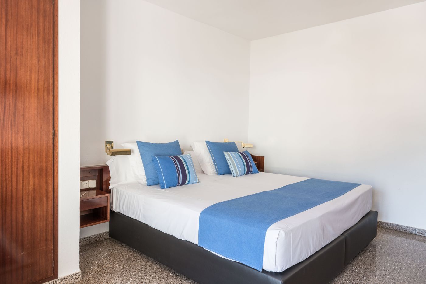 Almadraba-Park-Room-32