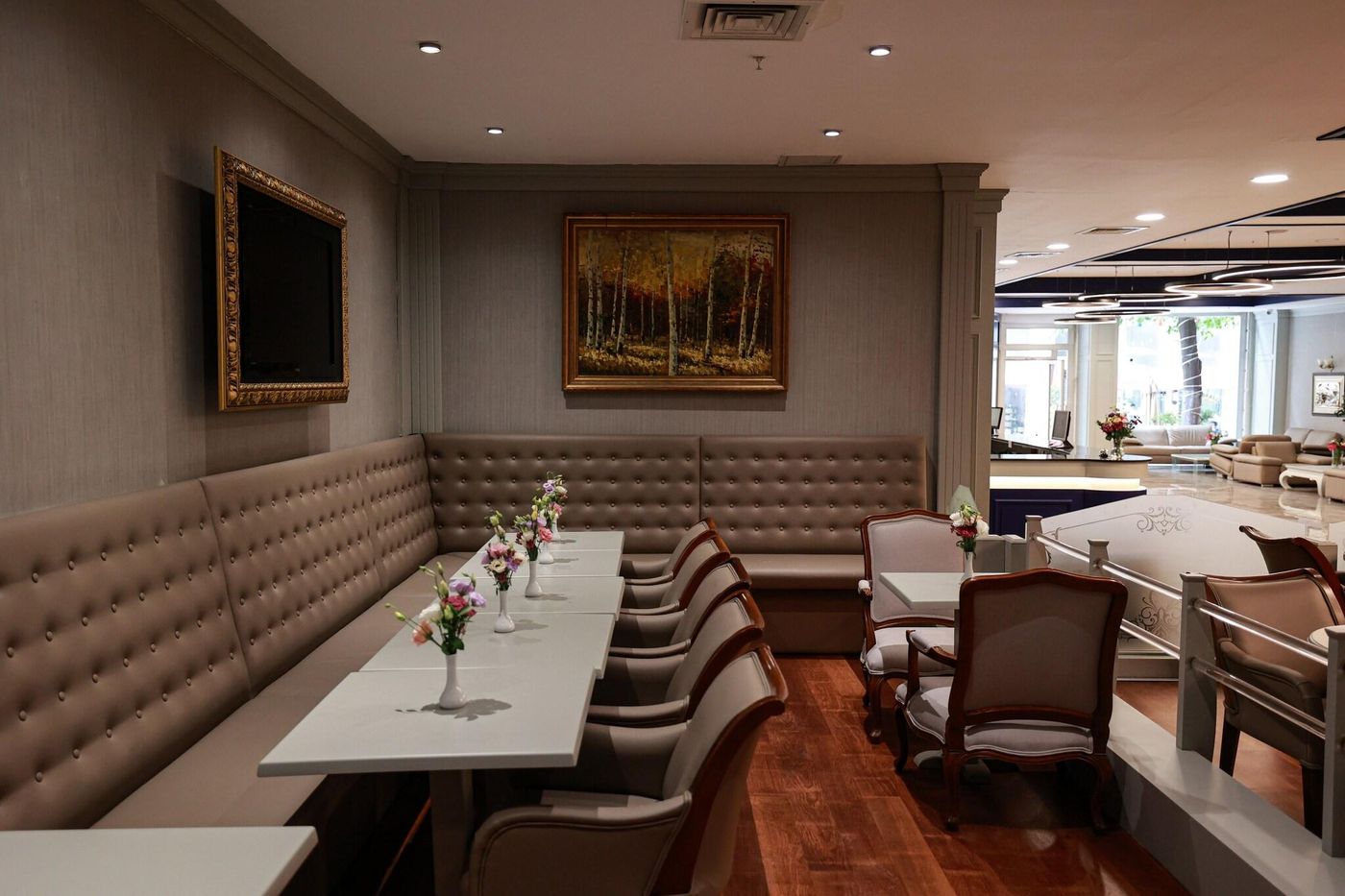 Golden-Park-Lobby-18