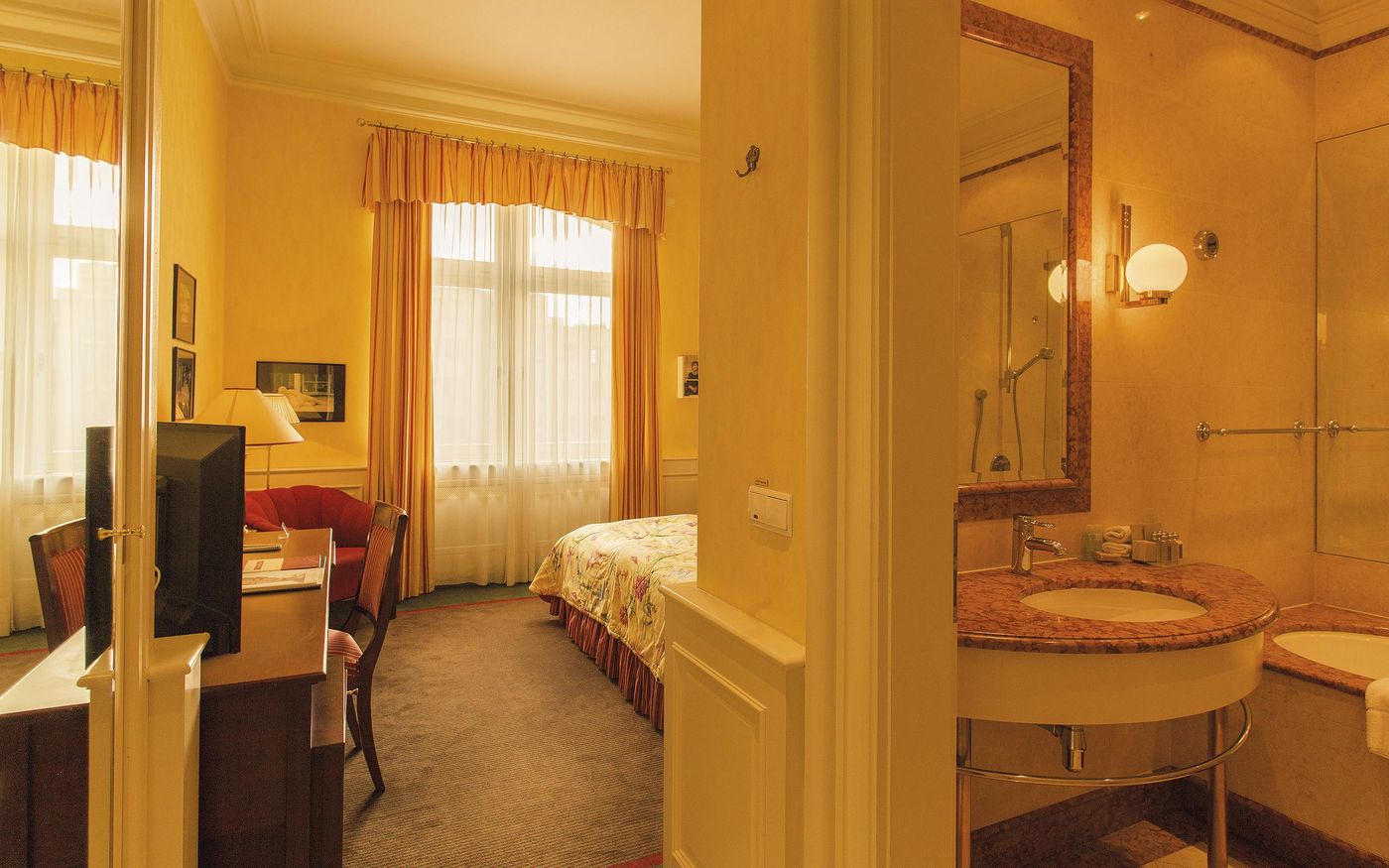 Le-Palais-Art-Hotel-Prague-Room-34