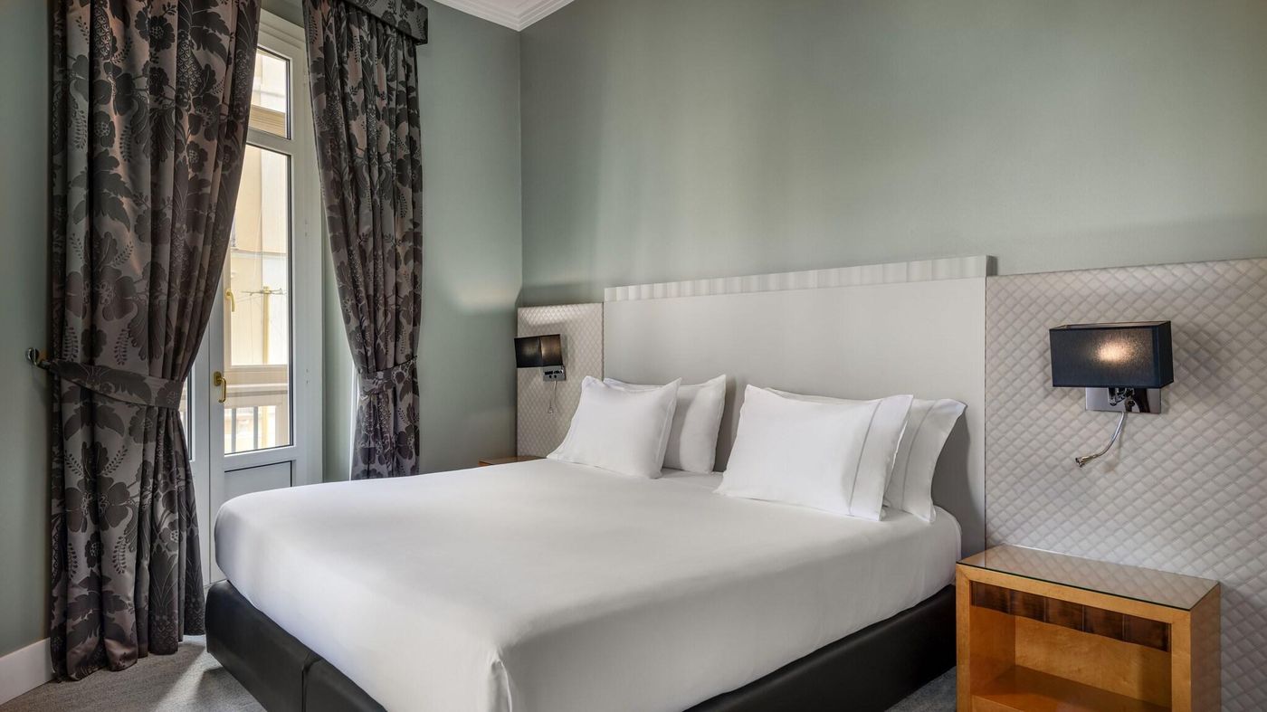 Larios-Malaga-Room-15