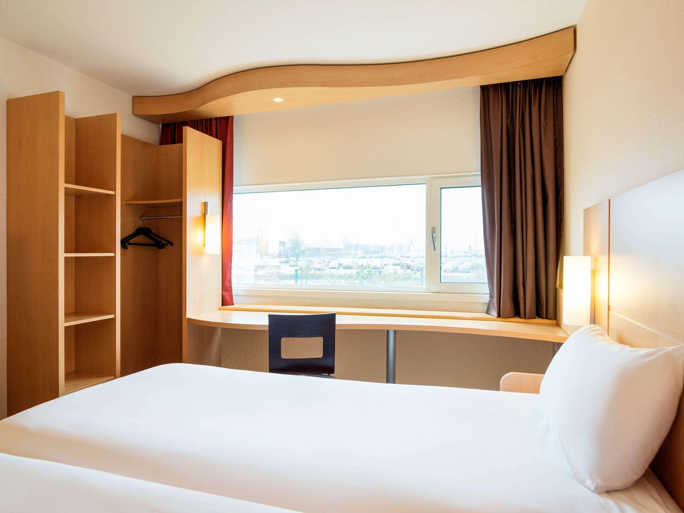 ibis-Schiphol-Amsterdam-Airport-Room-11