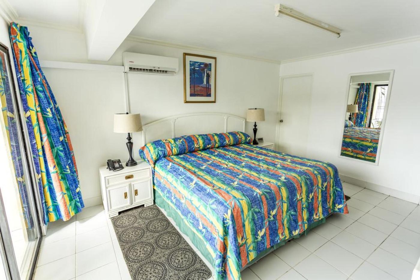 Pirate-s-Inn-Hotel-----Room-14