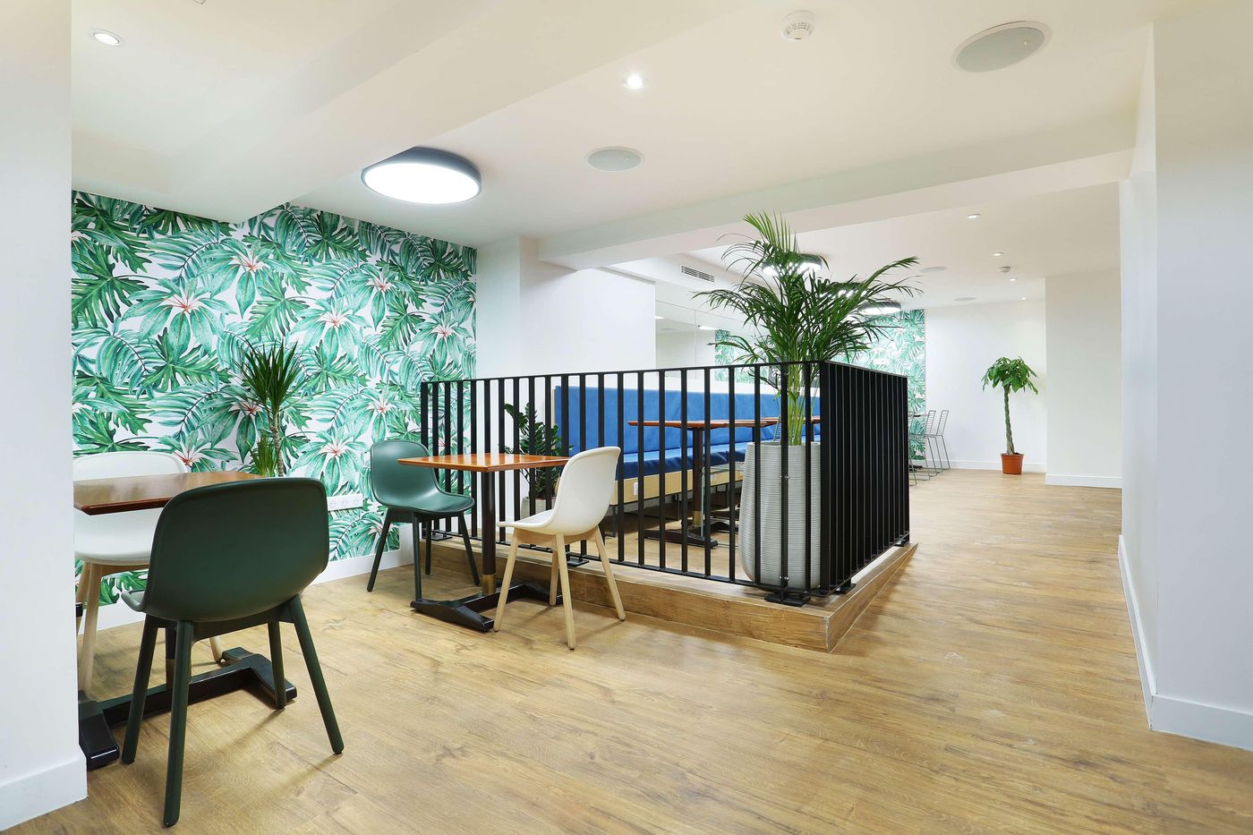 The-Playce-by-HappyCulture-Restaurant-4