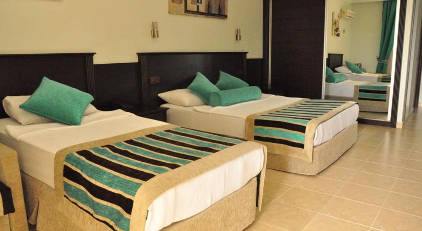 Kleopatra-Royal-Palm-Hotel-Room-18