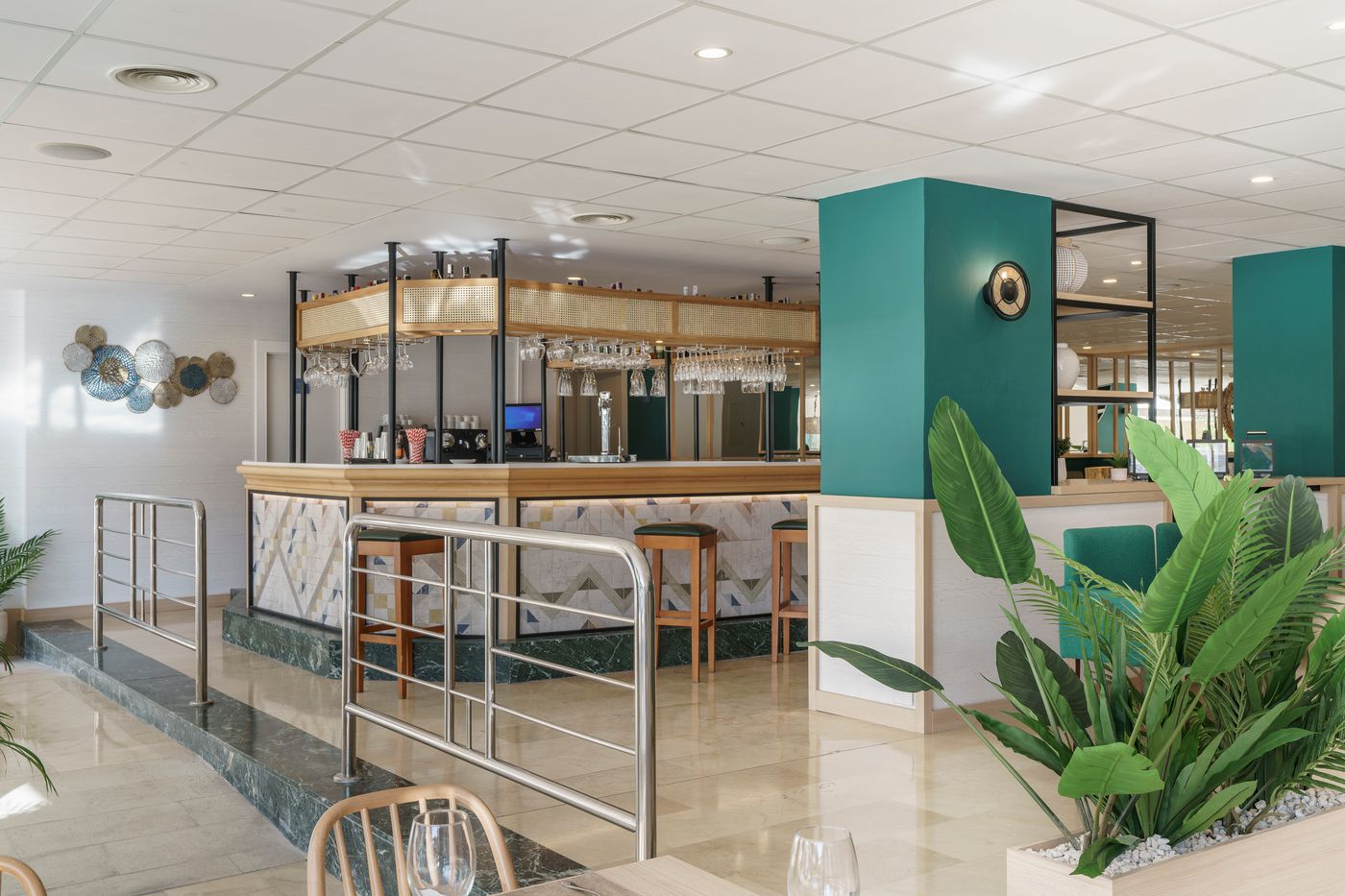 AluaSoul-Costa-Malaga-adults-reccommended-Bar-52