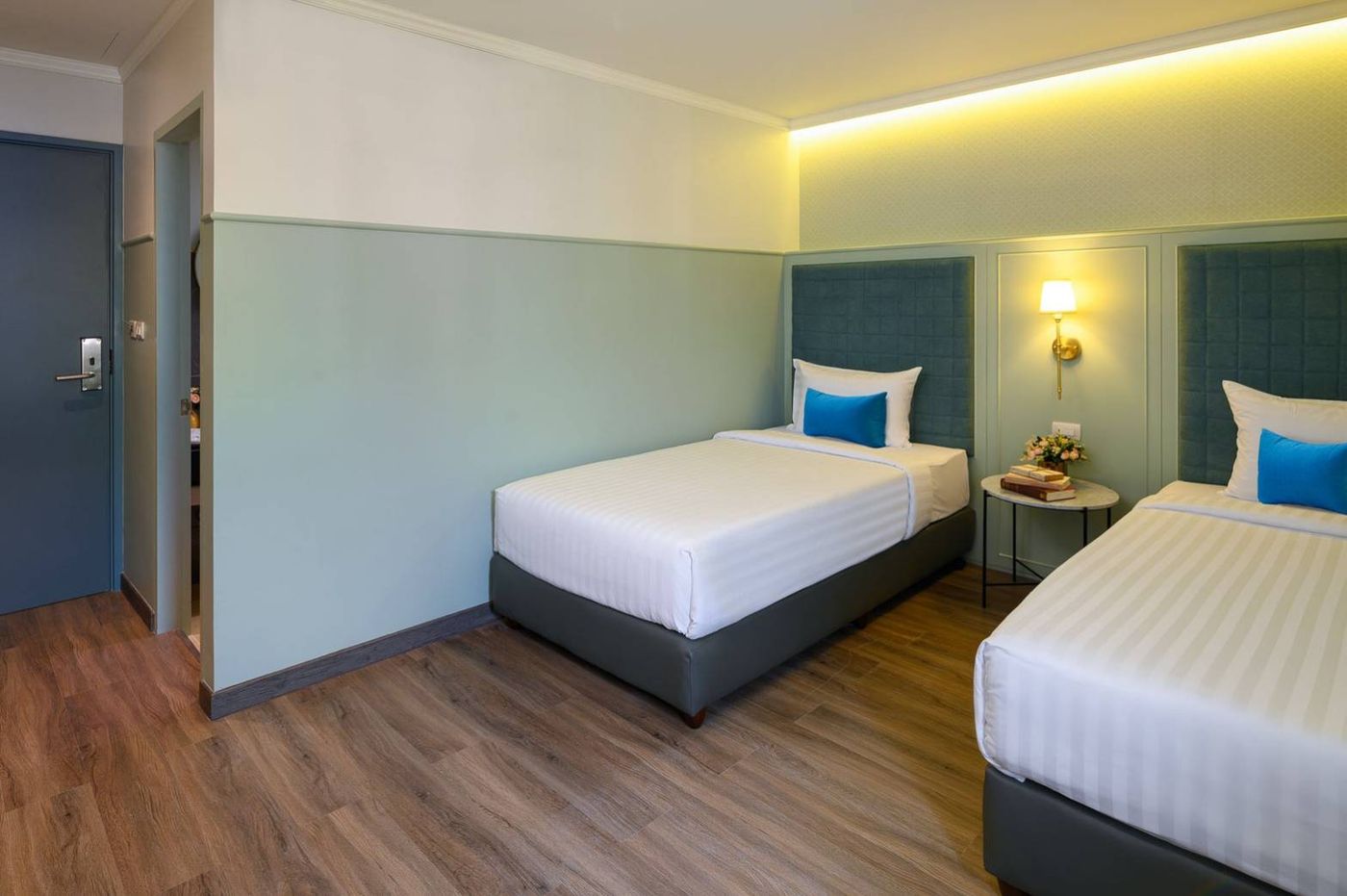 The-Mulberry-Bangkok-Hotel-Khaosan-Road-Room-13