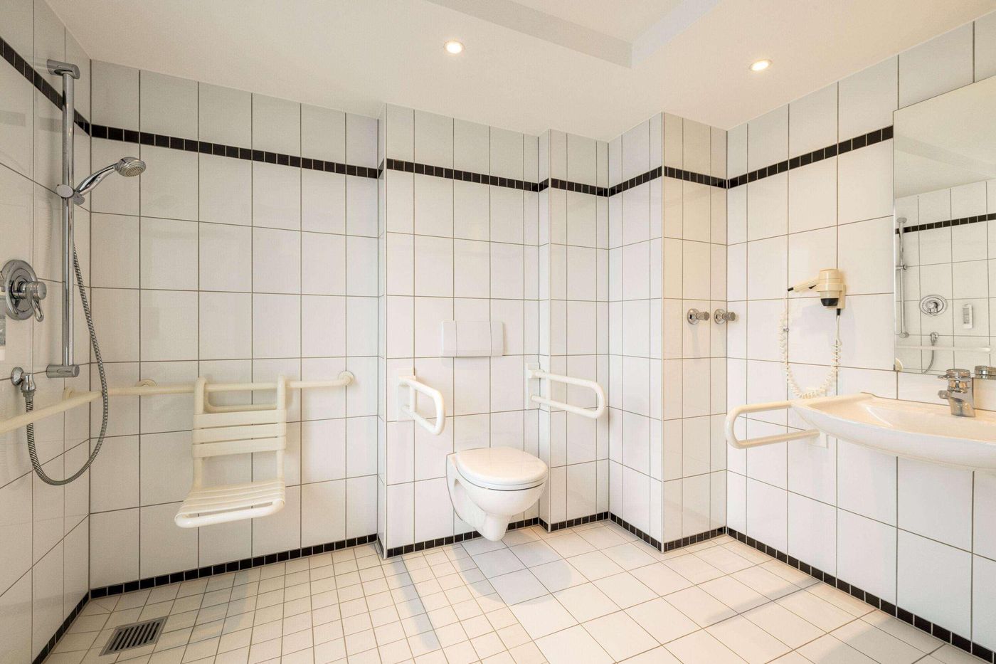 Vienna-House-Easy-by-Wyndham-Berlin-PrenzlauerBerg-Room-49