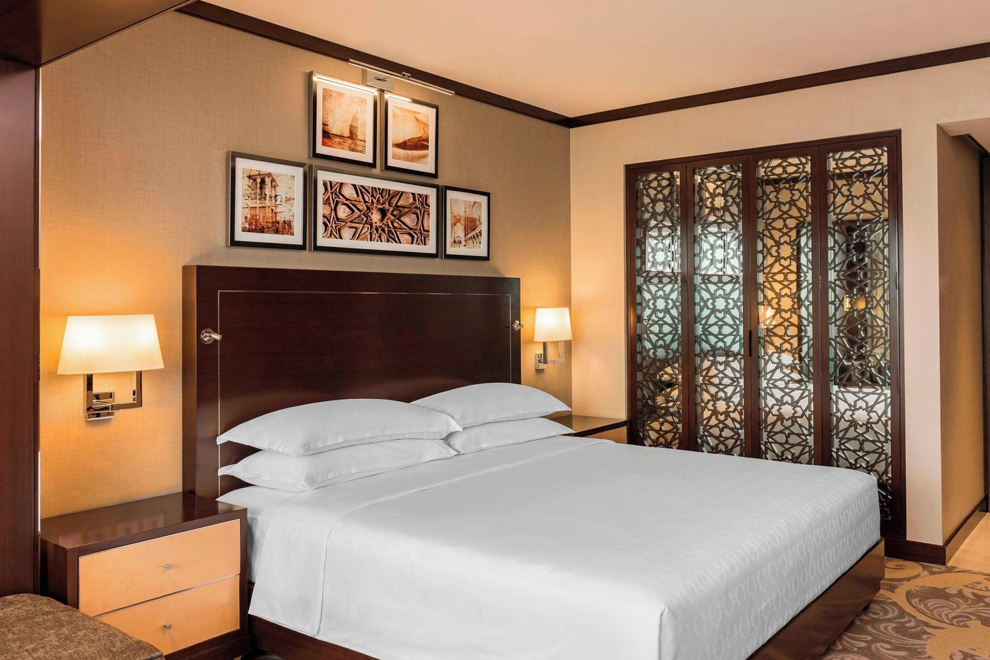 Sheraton-Dubai-Creek-Hotel-and-Towers-Room-41