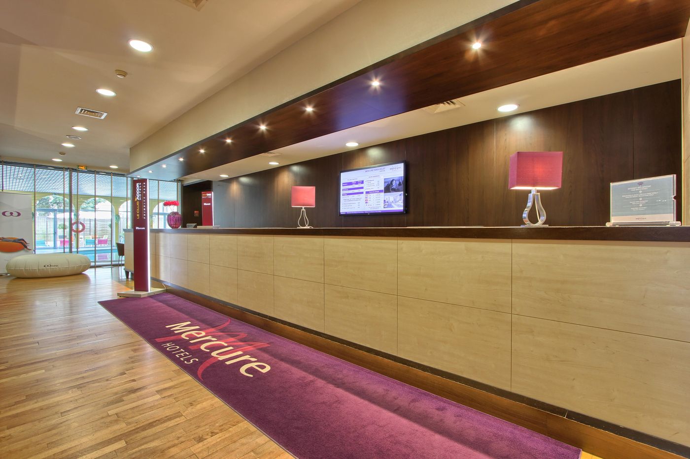Mercure-Paris-Velizy-Lobby-8
