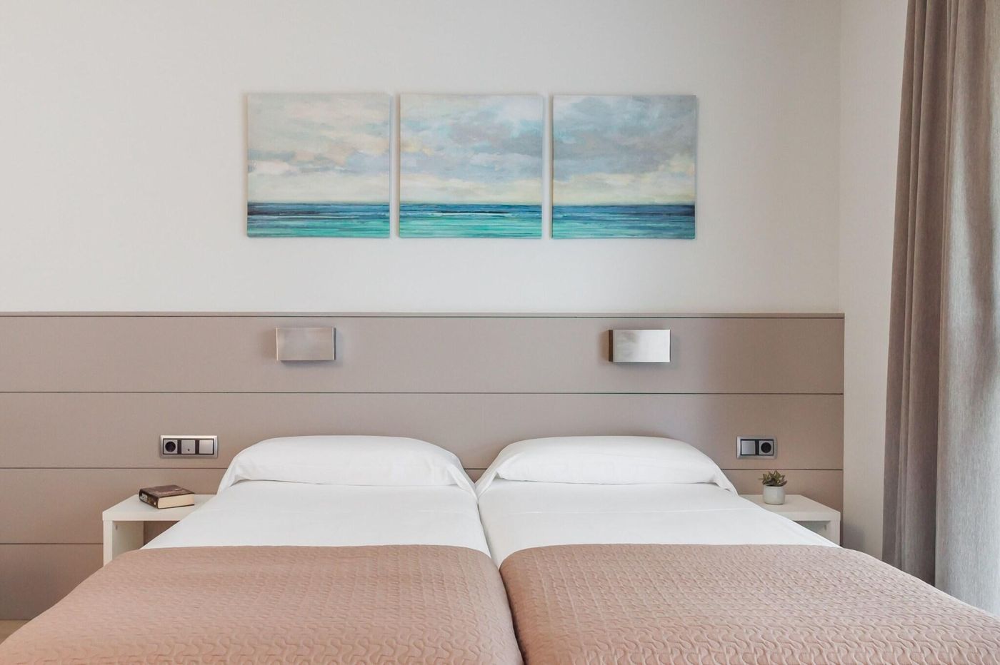 Royal-Marina-Gardens-Room-24