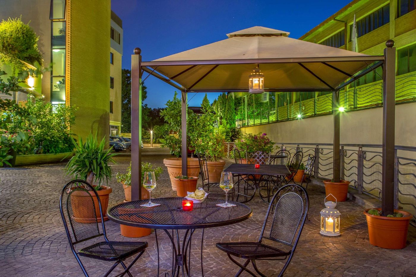 Best-Western-Blu-Hotel-Roma-Bar-1