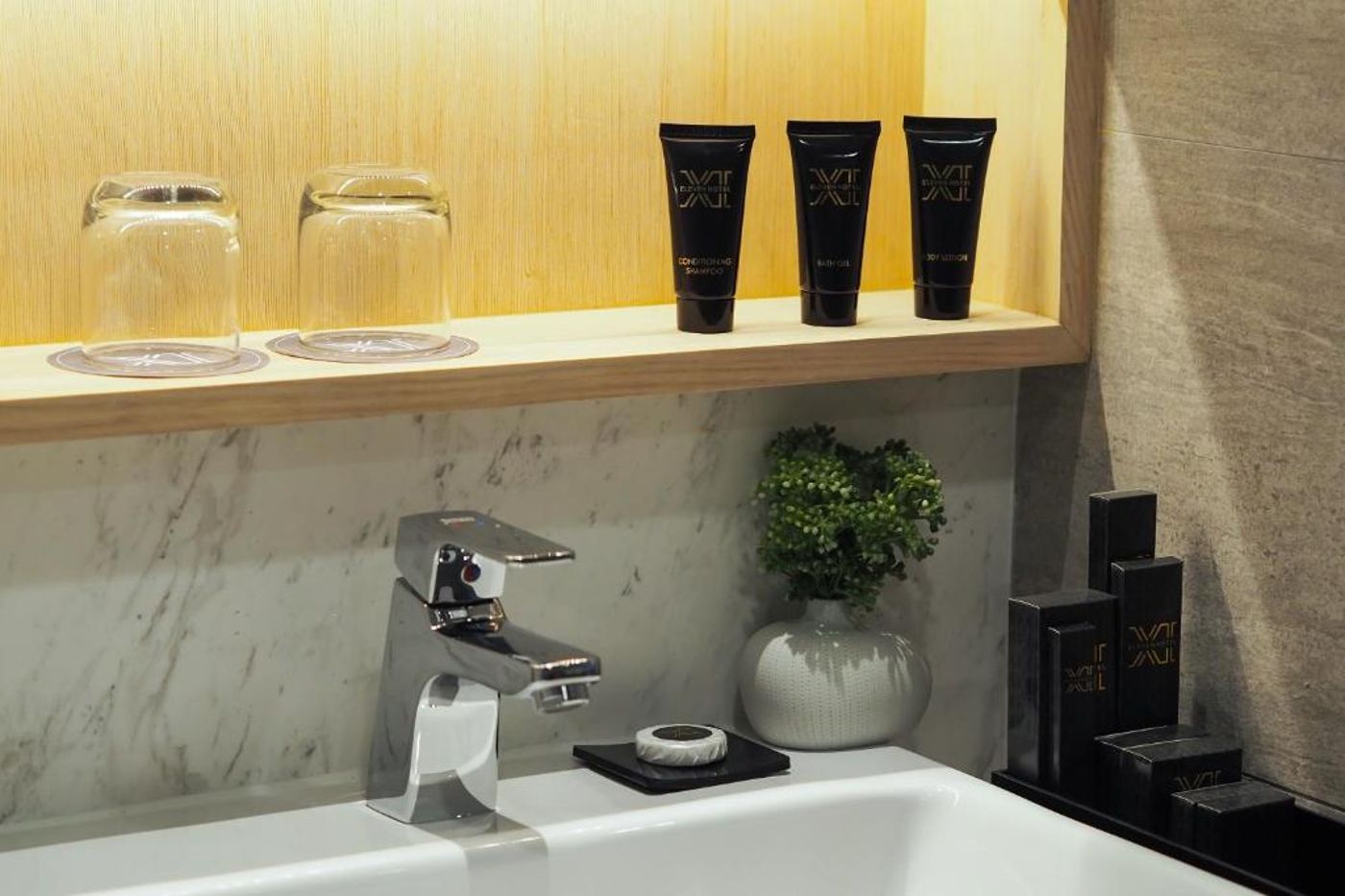 Eleven-Hotel-Bangkok-Room-23