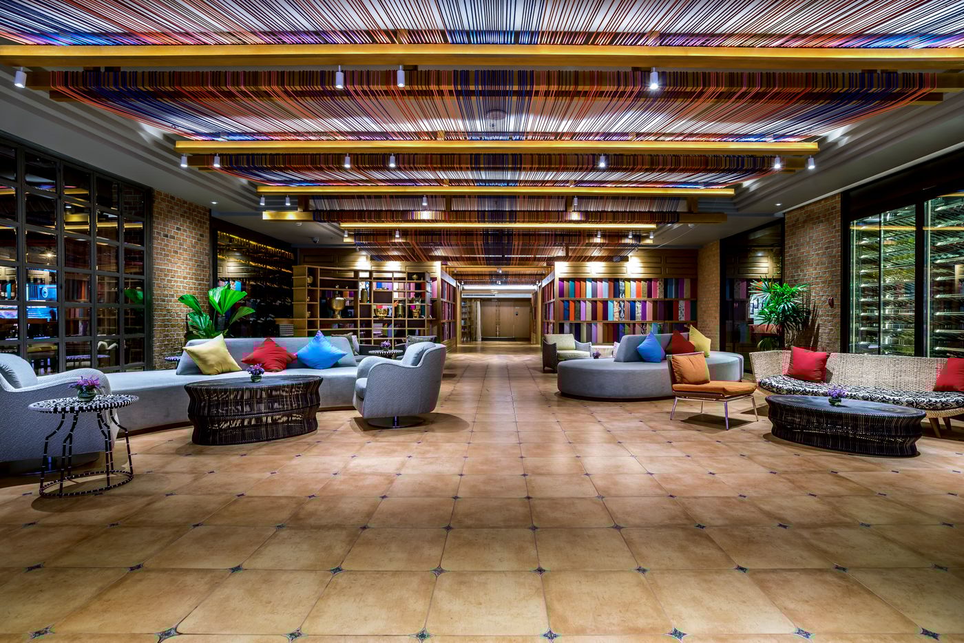 Mercure-Bangkok-Sukhumvit-11-Lobby-14