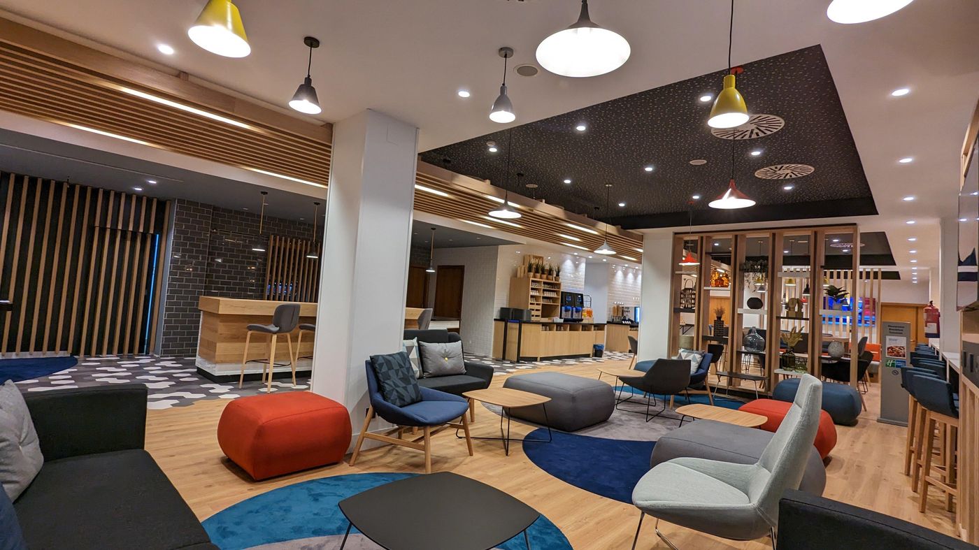 Holiday Inn Express Bilbao Airport-Spain-DERIO-General view-3