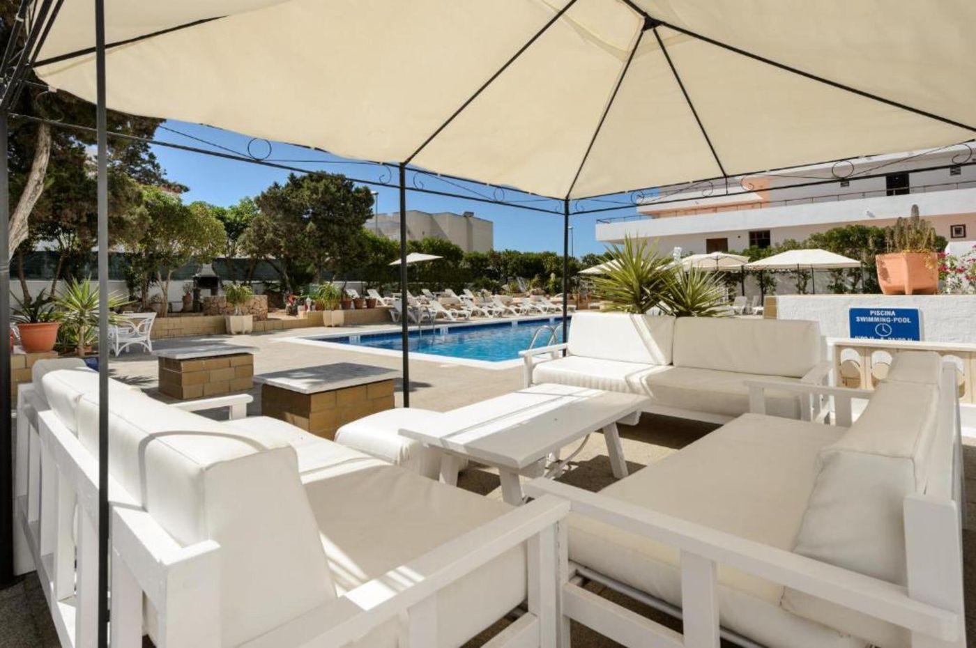 Apartamentos-San-Antonio-Beach-General-view-7