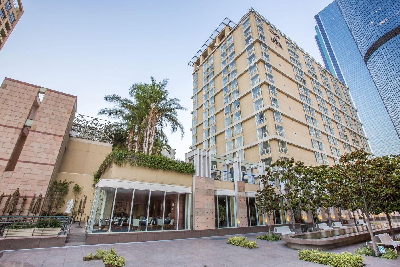 Omni-Los-Angeles-Hotel-at-California-Plaza-General-view-2