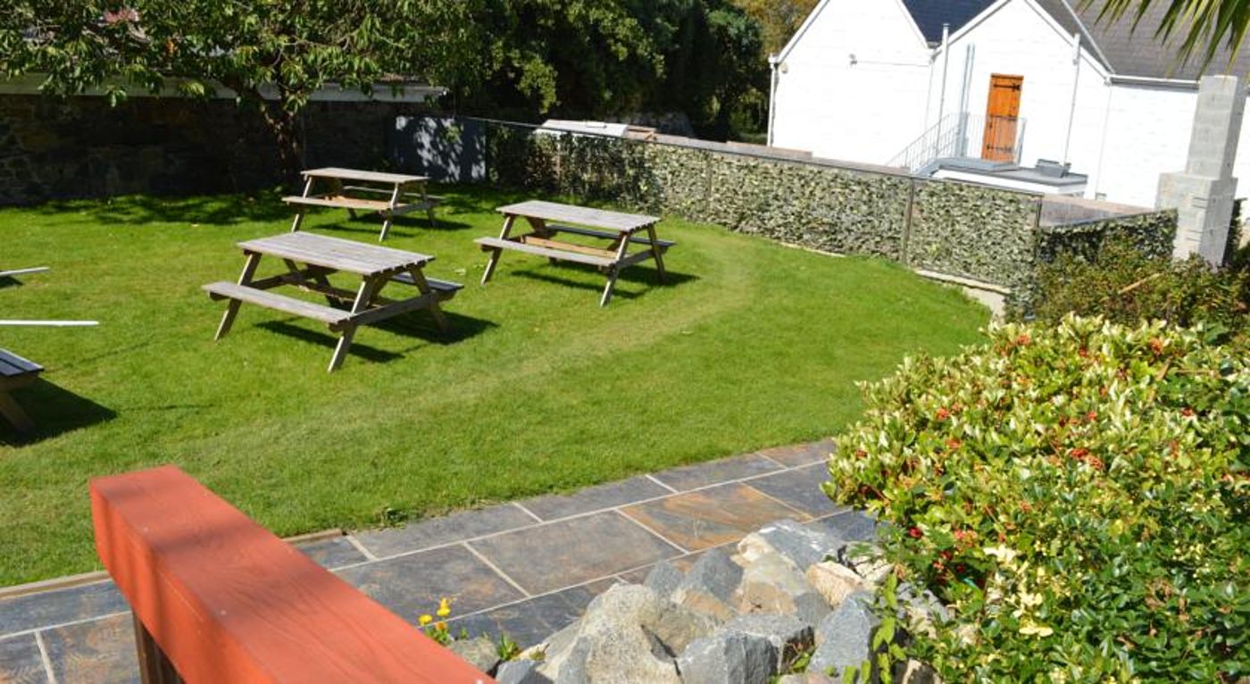 Le-Pommier-Hotel---Restaurant-Terrace-44