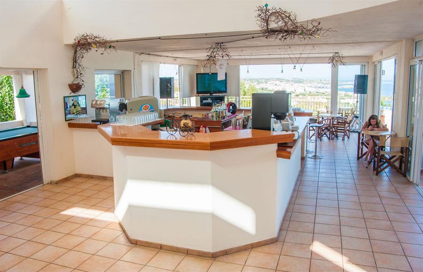 Best-Western-Sunshine-Village-Bar-12