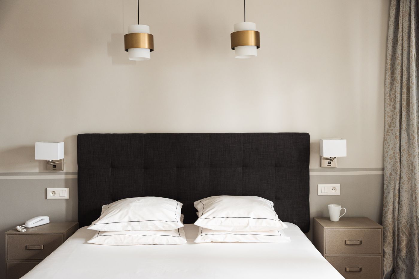 Hotel-Eiffel-Segur-Room-24