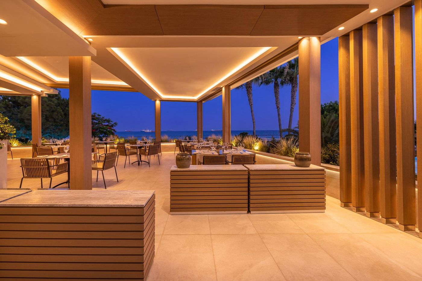 Crowne-Plaza-Limassol-Restaurant-75