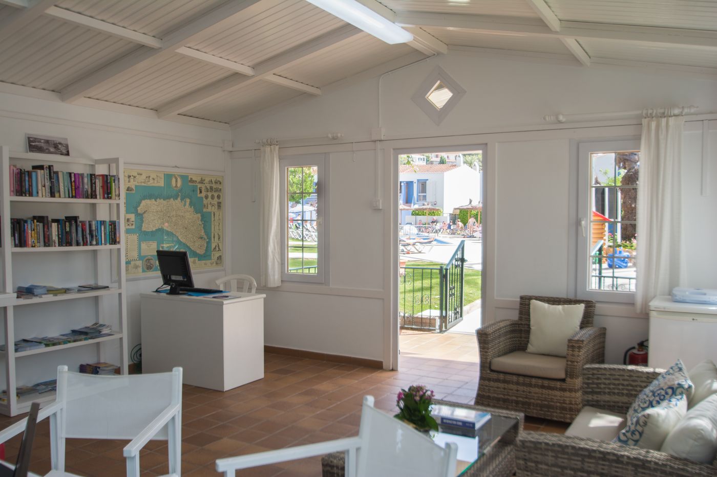 Galdana-Gardens-Apartments-Lobby-39