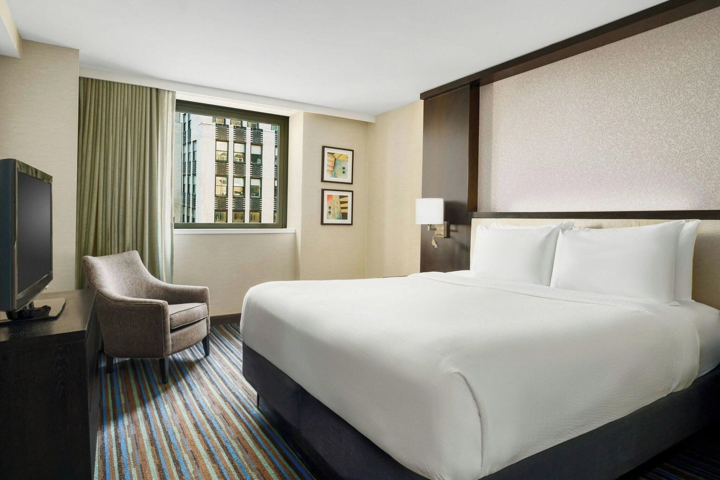 Courtyard-By-Marriott-New-York-Manhattan-Times-Squ-Room-19