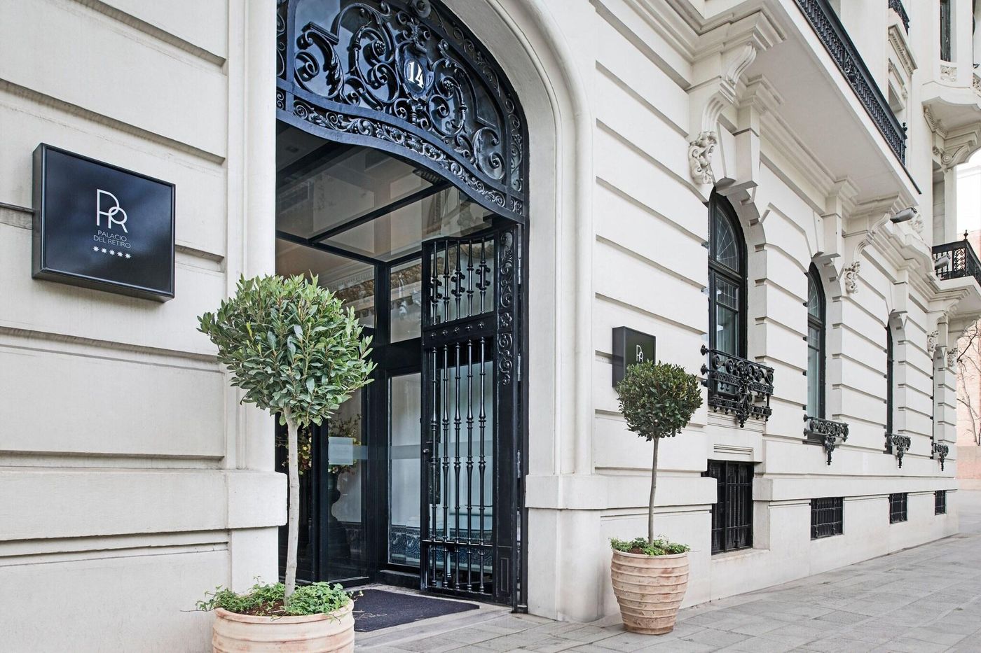 AC-Hotel-Palacio-del-Retiro-Autograph-Collection-General-view-3