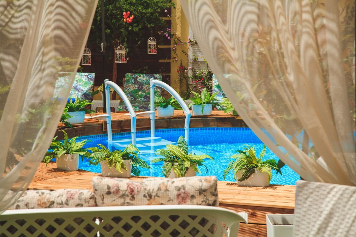 V-A--Boutique-Apartments-and-Suites-Pool-10