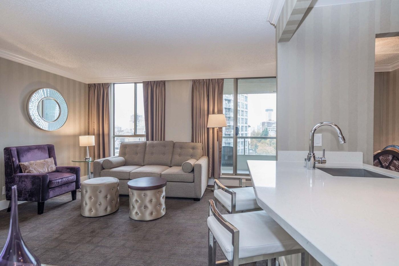 La-Grande-Residence-Vancouver-At-The-Sutton-Place-Room-19