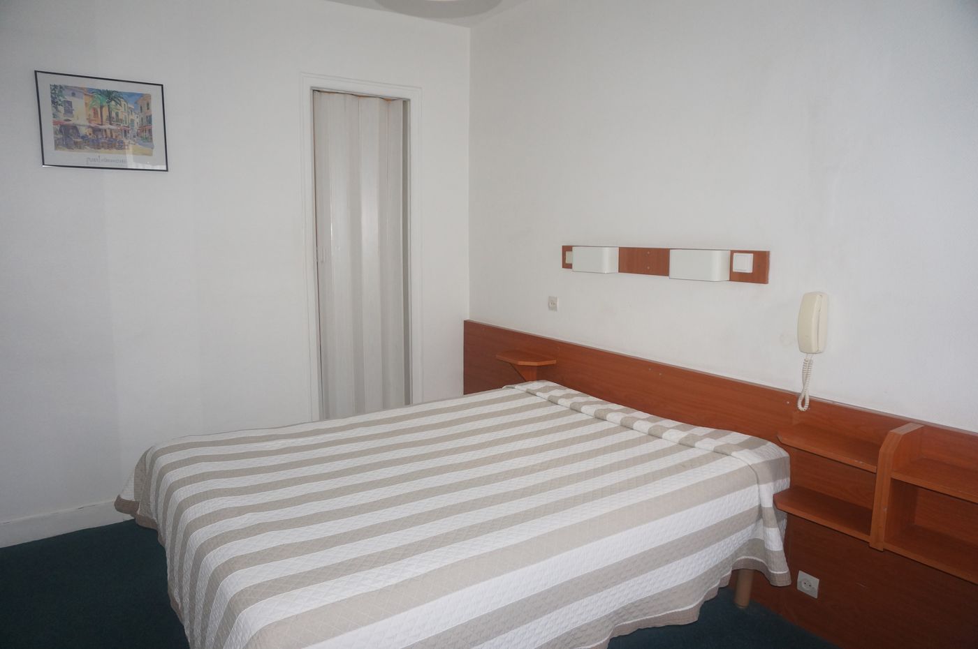 Hotel-Nord-Et-Champagne-Room-33