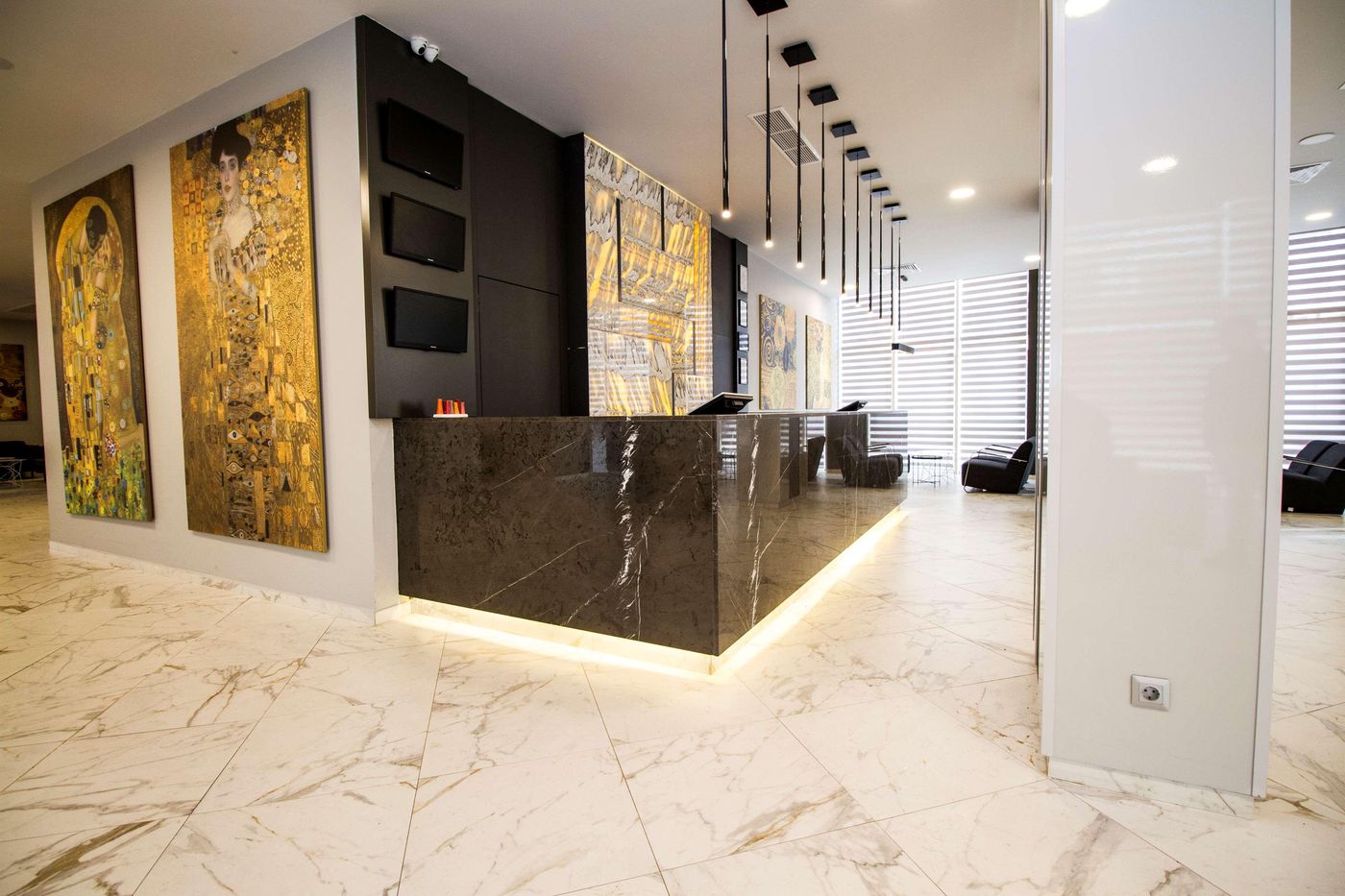 Best Western Plus Premium Inn-Bulgaria-Sunny Beach-Lobby-10